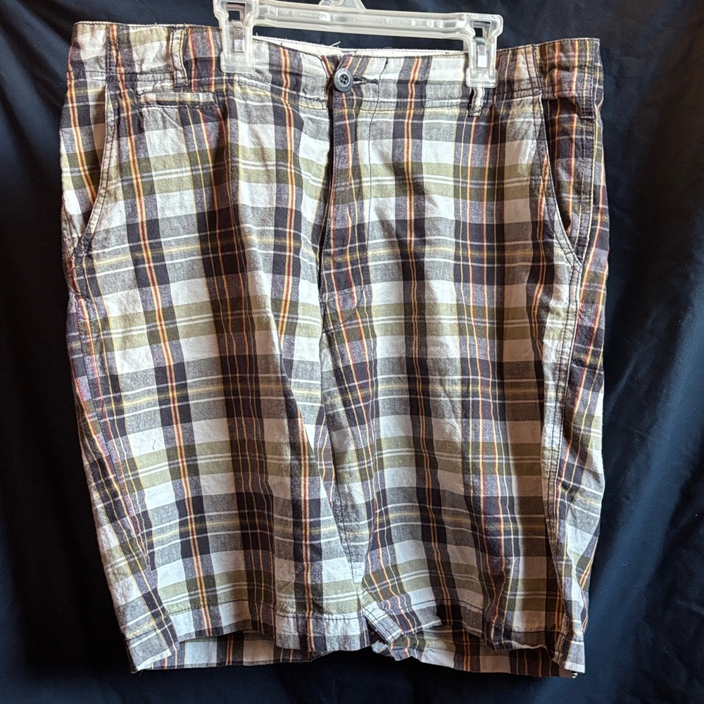Stylish Plaid Men's Shorts - Black, White, Tan